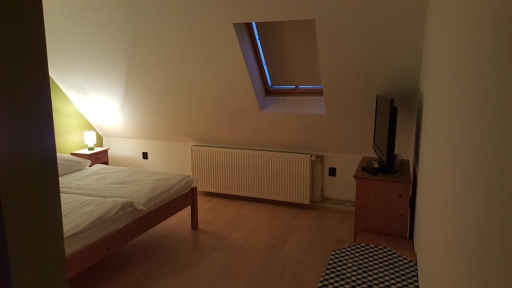 Hotel Carpatia Bratislava Quarto foto